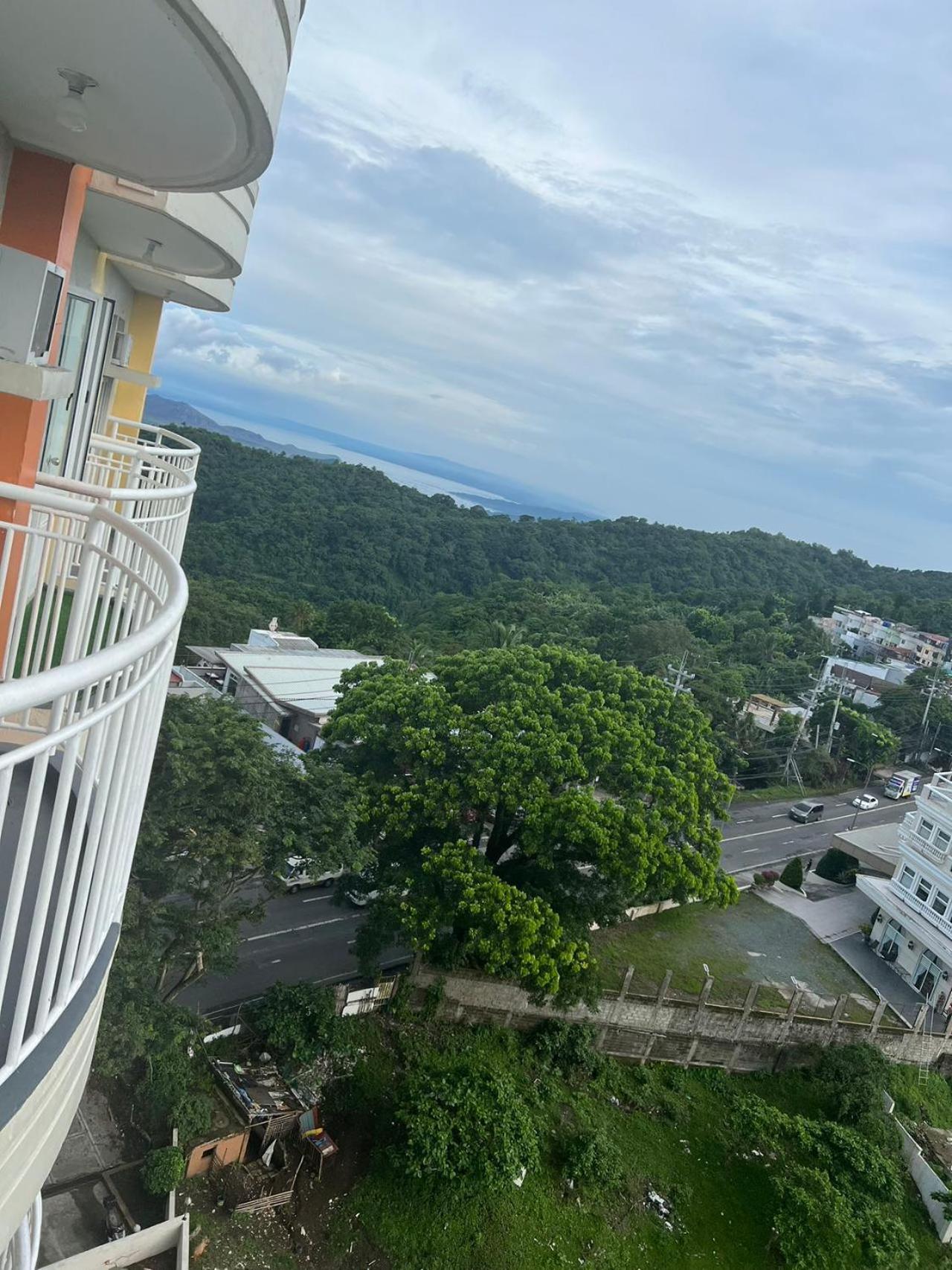 Cityland Tagaytay Taal Lake View City View Free Pool Parking Tagaytay City Exterior foto